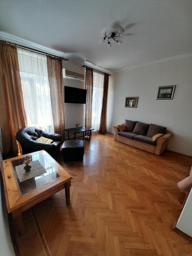 Apartment On Hretska 26/28 Oldenburg Bagian luar foto