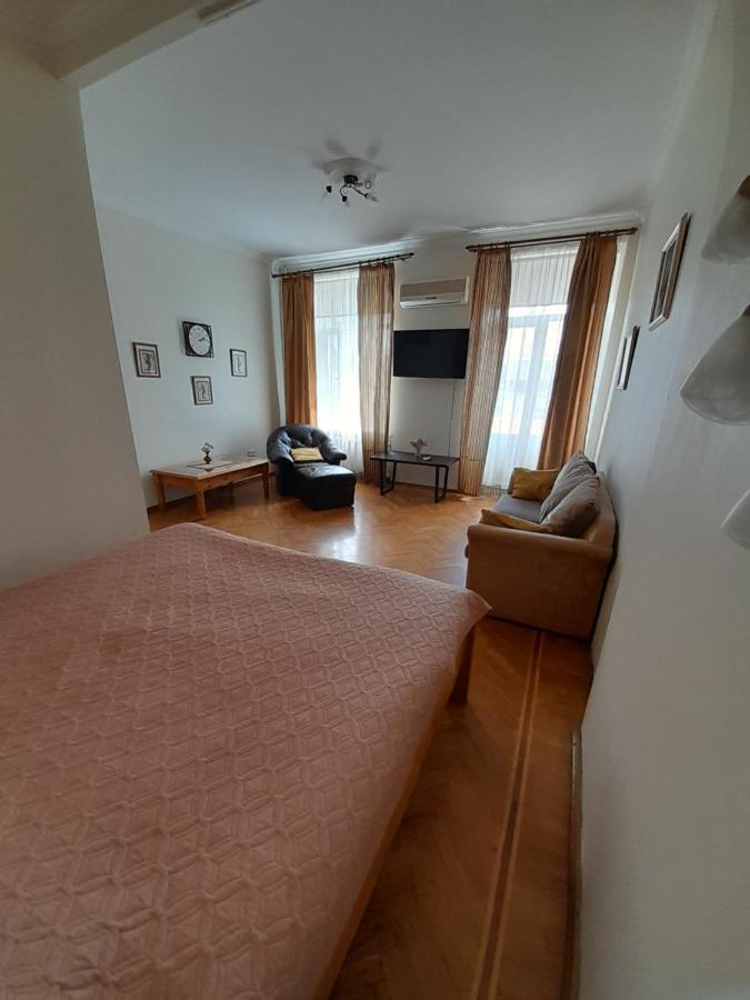 Apartment On Hretska 26/28 Oldenburg Bagian luar foto